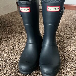 Hunter Women’s Original Short Rain Boots - Navy, size 6